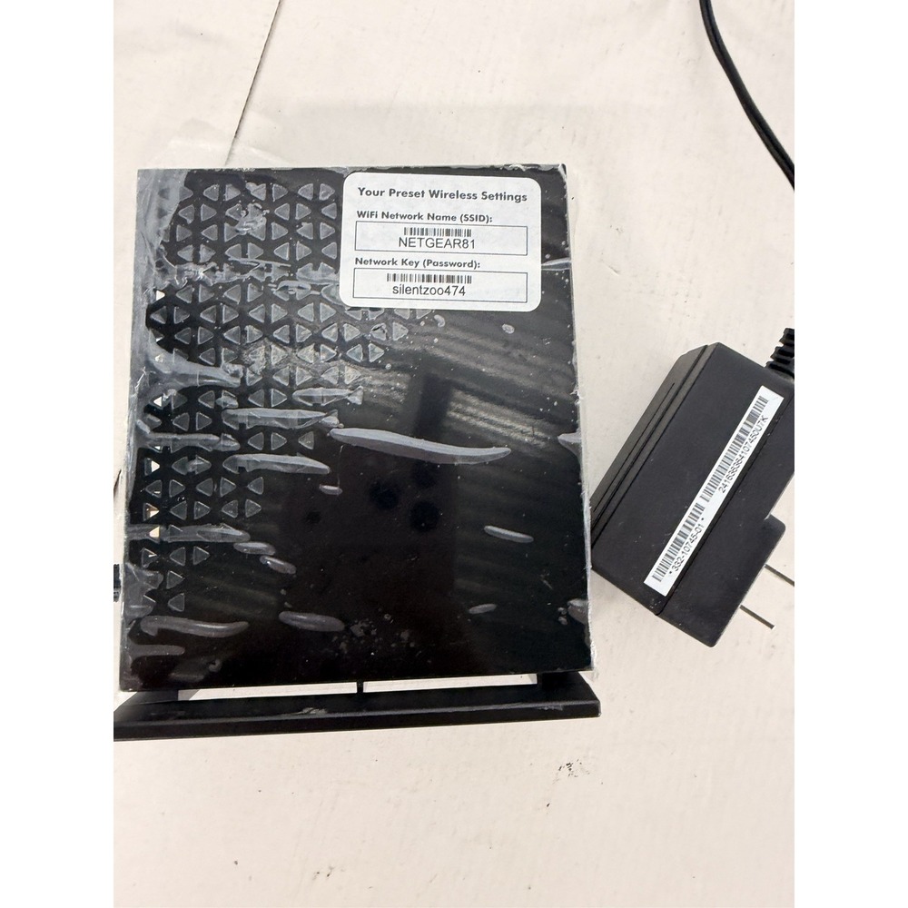 NETGEAR N300 Wi-Fi Router WNR2000v5 - Used - Picture 3 of 4